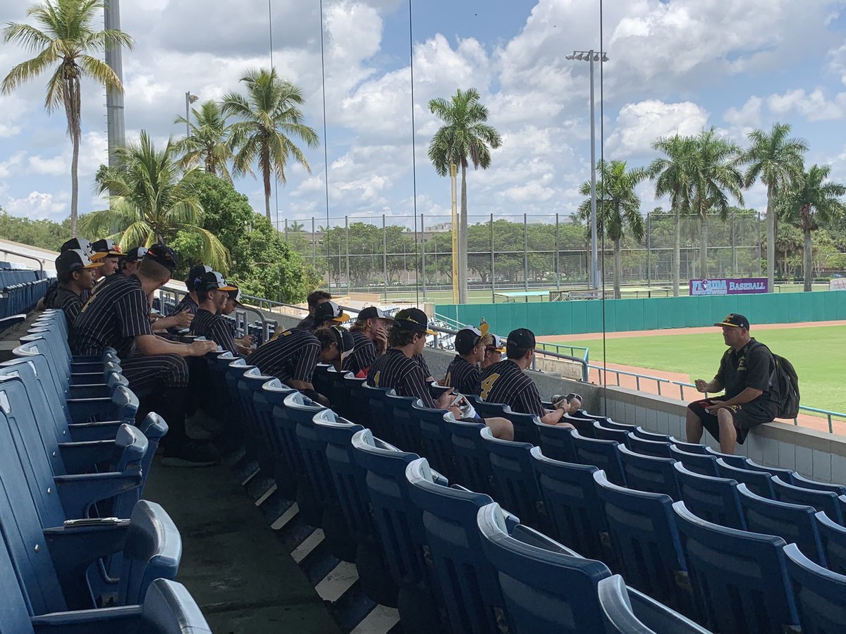 DirtbagsVa's tweet photo. The 2022 va dirtbag platinum boys just won their gold pool and move onto the gold bracket, it’s been a total team effort with pitching , defense and our bats .☠️☠️☠️☠️☠️⚾️⚾️⚾️⚾️⚾️⚾️⚾️
@PG_Scouting @Florida_PG https://t.co/Ki1LnMOuHB