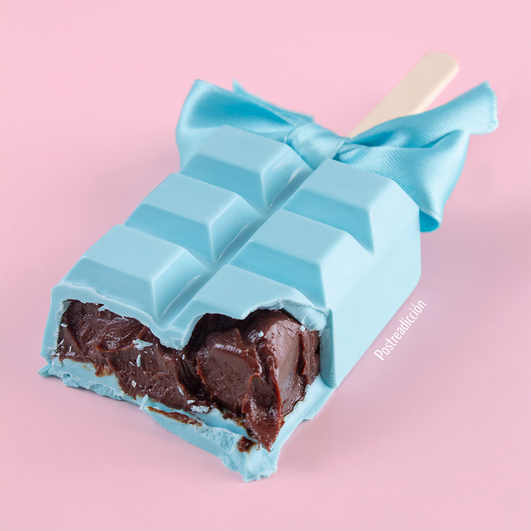 Postreadiccion's tweet photo. Receta e indicaciones 👉 https://t.co/vxGhIgNayF
Los moldes llevan una marquita para saber hasta dónde llenar cada cavidad 🤗 Y se desmoldan genial ¡son súper cómodos y fáciles de usar!

#chocolate #recetaspostres #moldesparachocolate #moldeschocolate #portoformas https://t.co/k1qeGPWMhe