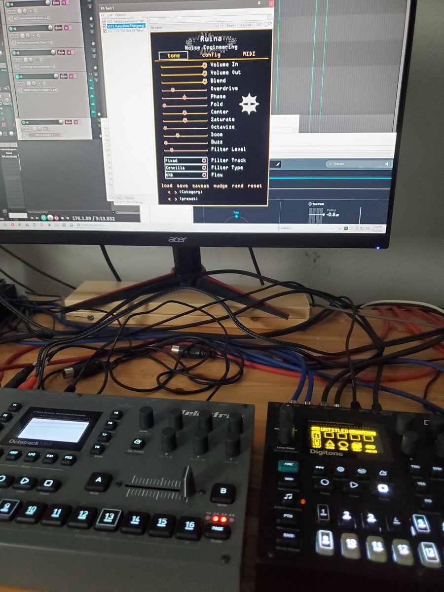 (d) / glitched tweet media