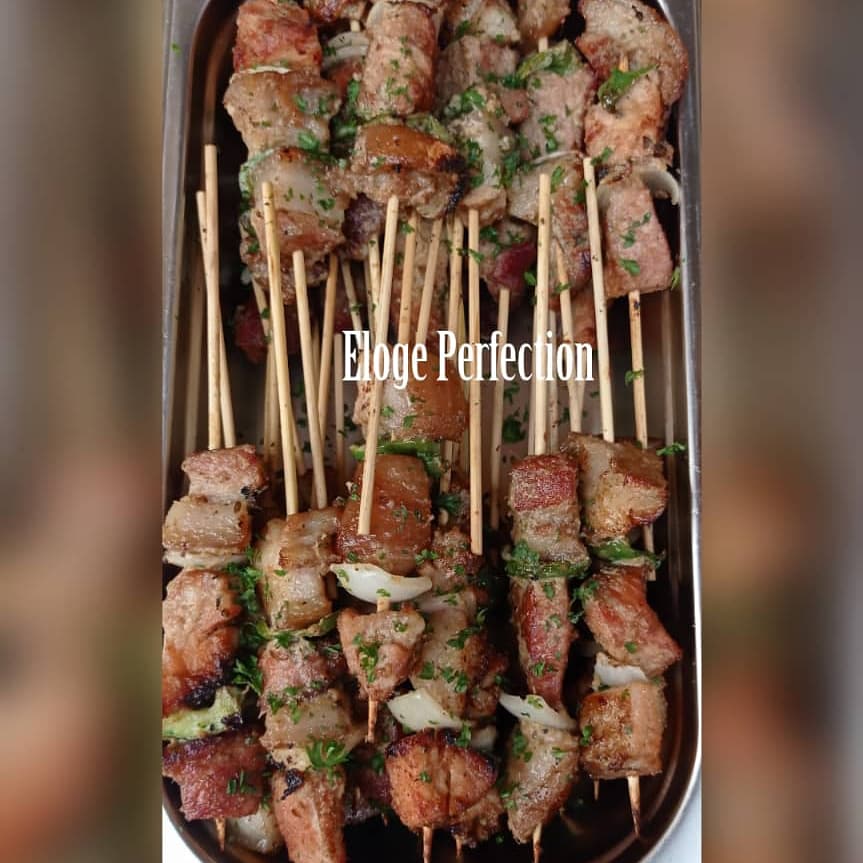 ElogePerfection's tweet photo. Samedi barbecue❤️✨
#elogeperfection #weekend #passion #brochettes #bientchop https://t.co/woohZSChr7