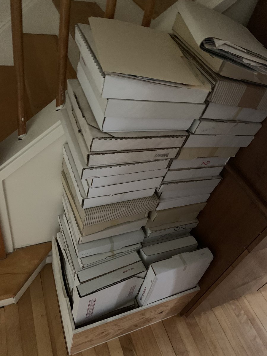 Dvlad2's tweet photo. @garyvee grandpas house has some OG decorative plates with original boxes and authentic certificates. Let the grind begin https://t.co/qrEfH1BqnJ
