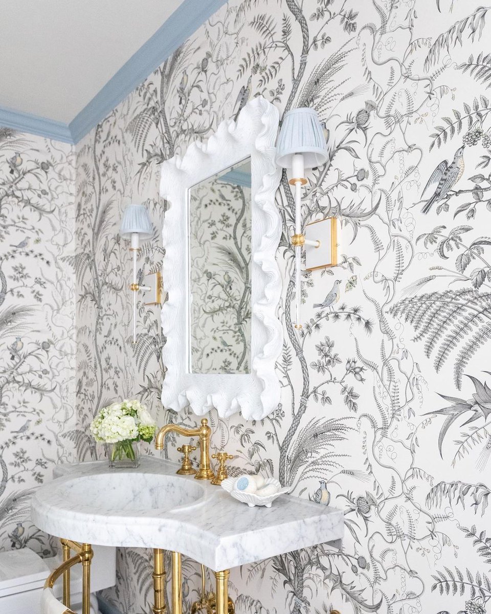 BrunschwigFils's tweet photo. This polished powder room is beaming with beauty! https://t.co/xG3GM1XVPN #GoodDesignIsForever #clarybosbyshell https://t.co/CRnxTzUNFS