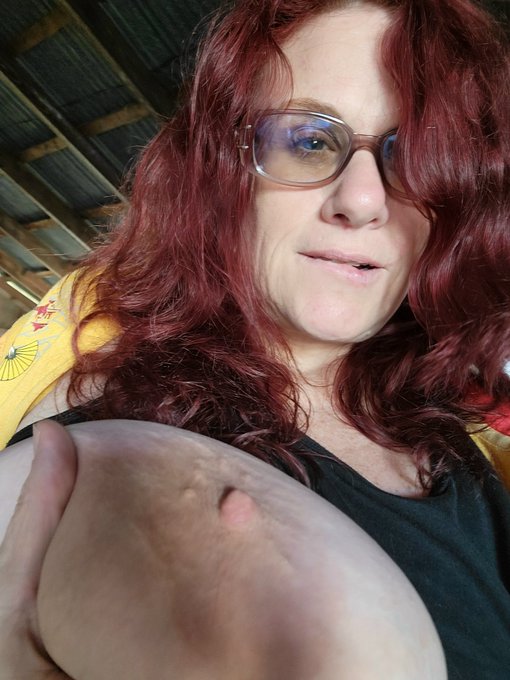 https://t.co/BJ2Onp1oiI Here I am getting way too horny at work :) https://t.co/bSdddBW7ej<a href="/tag/gigantomastia"class="tags"><span>#gigantomastia</span></a>