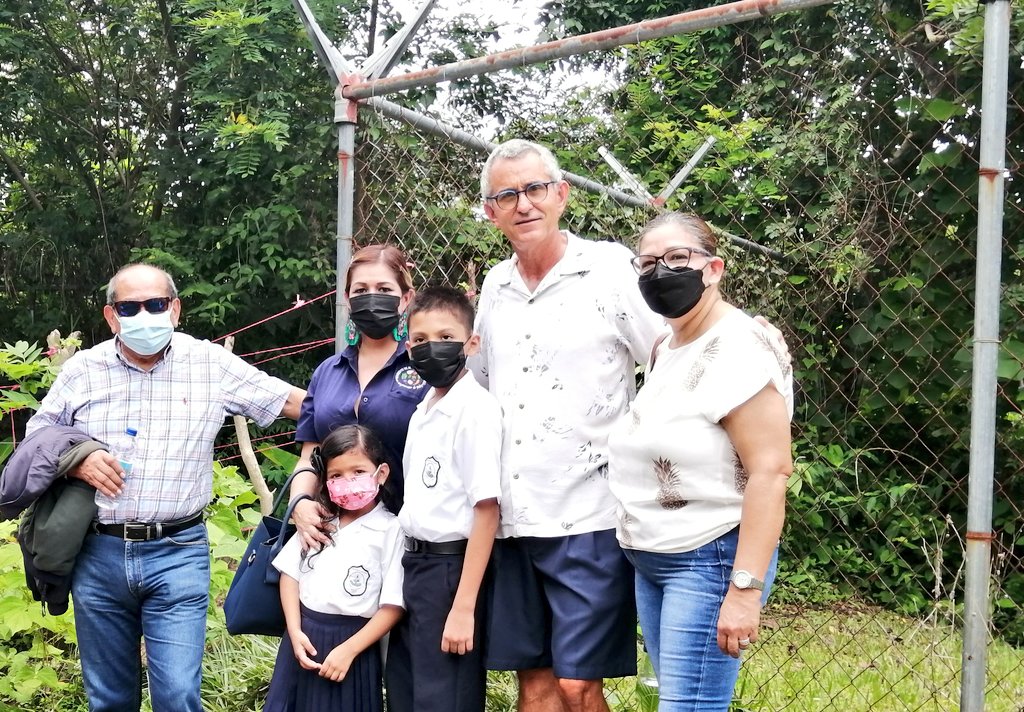 CruzadoBethy's tweet image. ⭕El 23 de Julio  se  inaugura el huerto ecológico del colegio Ruben Darío Carles con el apoyo  del Ministerio de Educación y del Movimiento de alimentación saludable, en la figura de la Lic. Bethy Cruzado y el Ing. Olmedo Quintero y Rafael Carles. 
#FAO  #meducapanama