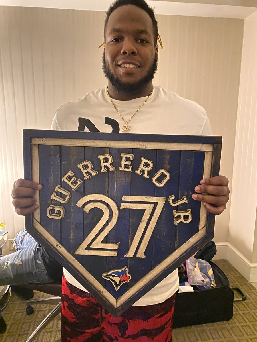 barnwoodsports's tweet photo. Special thanks to my friend Perry Gee @ExposFest for his delivery of my piece to @AllStarGame MVP and @BlueJays superstar Vlad Guerrero Jr. 

#vladimirguerrerojr #torontobluejays #ASMVP #vladjr #mvp #barnwoodsports #whereyagonnahangit https://t.co/C7sCS4Djsg