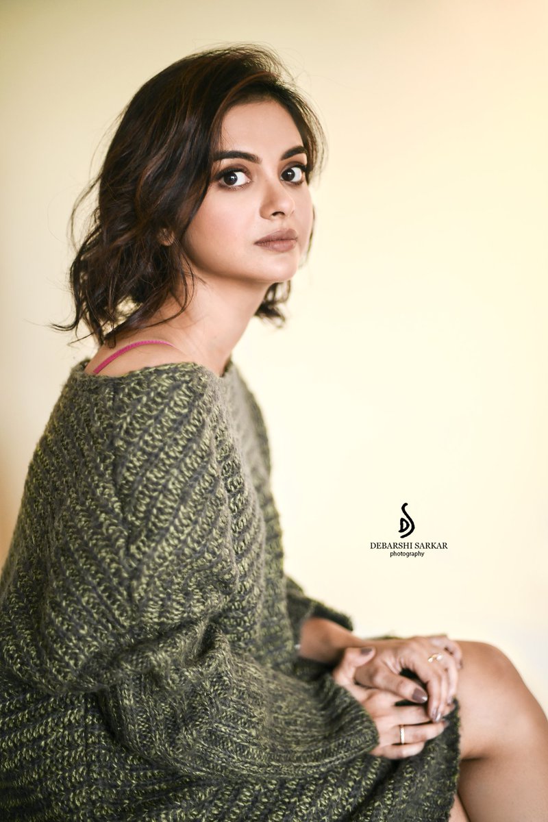 Solanki_Roy19's tweet photo. 🖤

Photography: Debarshi Sarkar
Make up artist: Abhijit Paul
Stylist: Neel Saha 
Assistant make up artist: Sananda Mondal Laha
Photographer's Assistant: Writam Saha 
Location: RITU IVY https://t.co/igI7iJ00ey