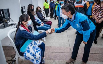 Si no nos vacunamos, nos exponemos a una cuarta ola: Alcaldesa |  Bogota.gov.co