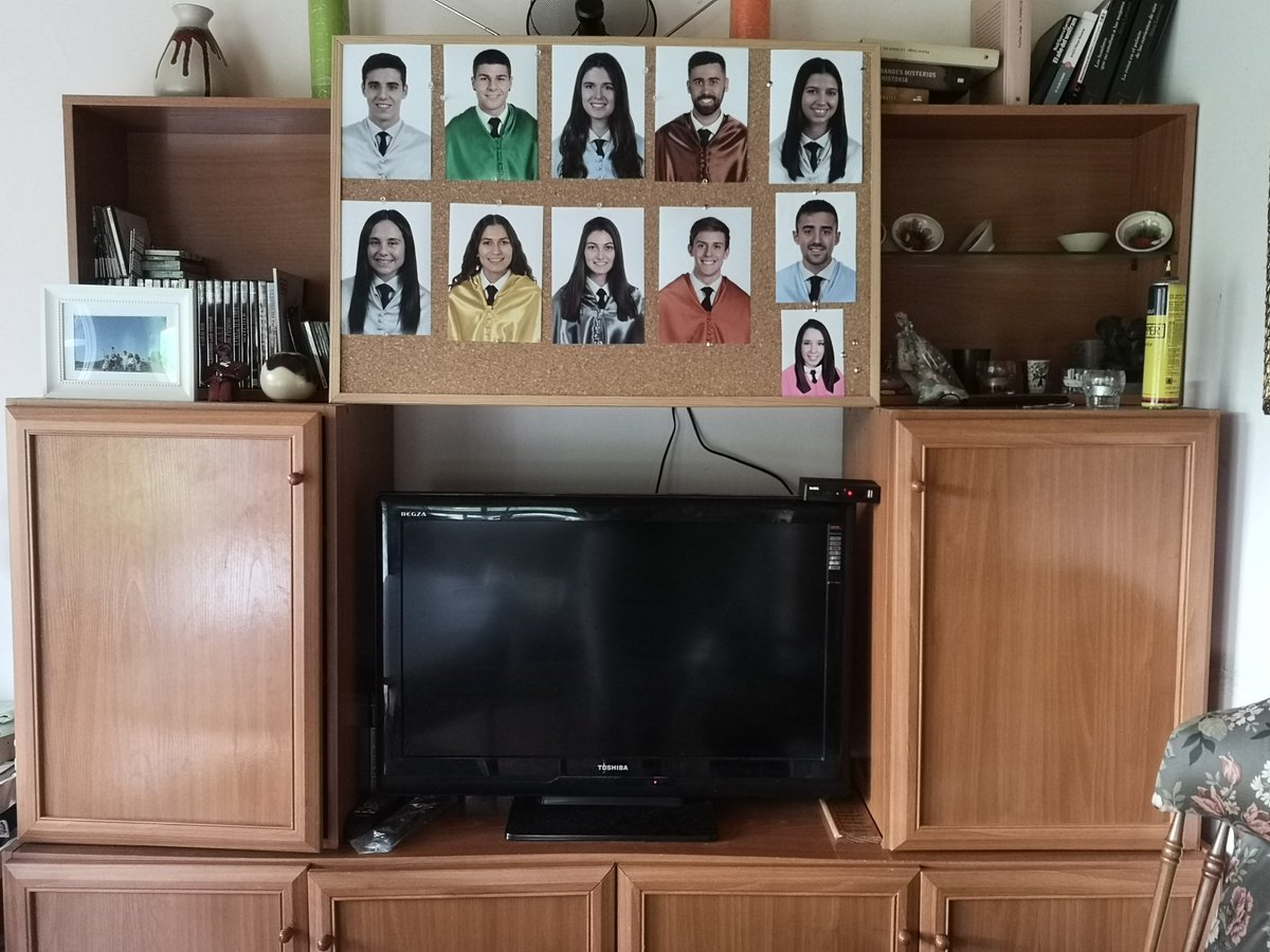 UxiVizcaino's tweet photo. Que opinan mis padres de mis amigos? Esta es mi casa. https://t.co/VI59qSGPGK