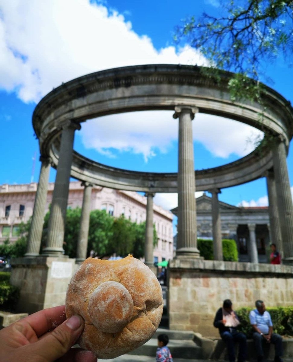 NuestroDiario's tweet photo. 🇬🇹 Para la tarde de este sábado se nos antoja una deliciosa sheca. 😋
.
.
.
📷 @olitrips #antojito #shecas #xela #quetzaltenango #nuestroantojito #antojitochapín https://t.co/7H4Y0zBIO9