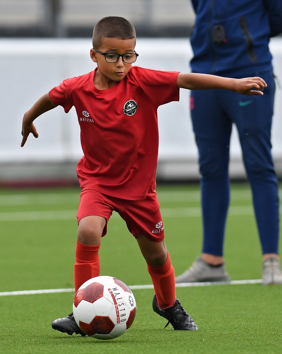 NNF_Sports's tweet photo. Voor de allereerste keer hebben wij vandaag ons voetbalkamp moeten afgelasten tijdens de dag. Het (on)weer was te onvoorspelbaar en helaas konden en wilden wij hier geen risico mee nemen. Morgen gaan wij extra ons tijd voor een groter voetbalfeestje! #SummerCamp #Kralingen https://t.co/cZxC2xxblE