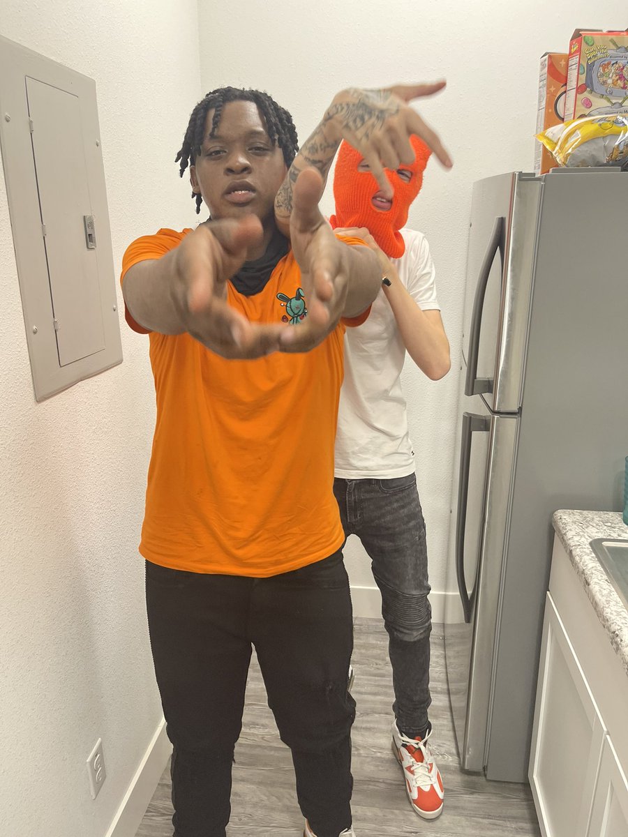 bswervo05's tweet photo. Bro asked me the price I said love🤞🖤🩸 https://t.co/qLcbVN6TMK