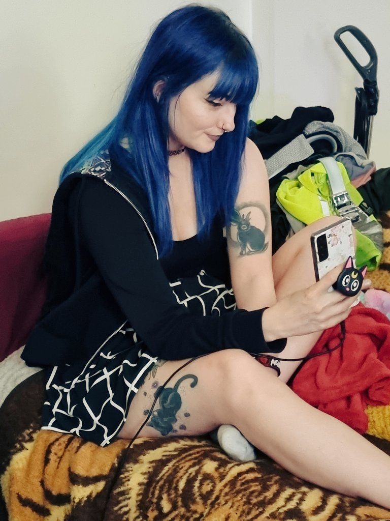 Jvmesface's tweet photo. But first, let me take a selfie https://t.co/BAY9VHn0Te
