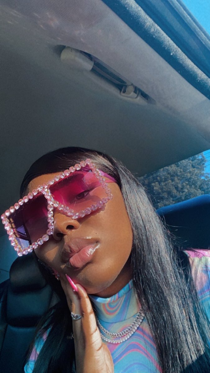 therealtoosiek_'s tweet photo. BiG 200$!3 to you 🥶 https://t.co/V8jxBgfpRf