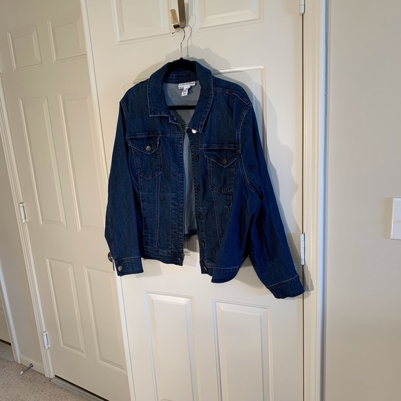 pdyer0612's tweet photo. So good I had to share! Check out all the items I'm loving on @Poshmarkapp #poshmark #fashion #style #shopmycloset #oldnavy #lasheelah #lanebryant: https://t.co/OwpWj58rYG https://t.co/4qA2ibRZDW