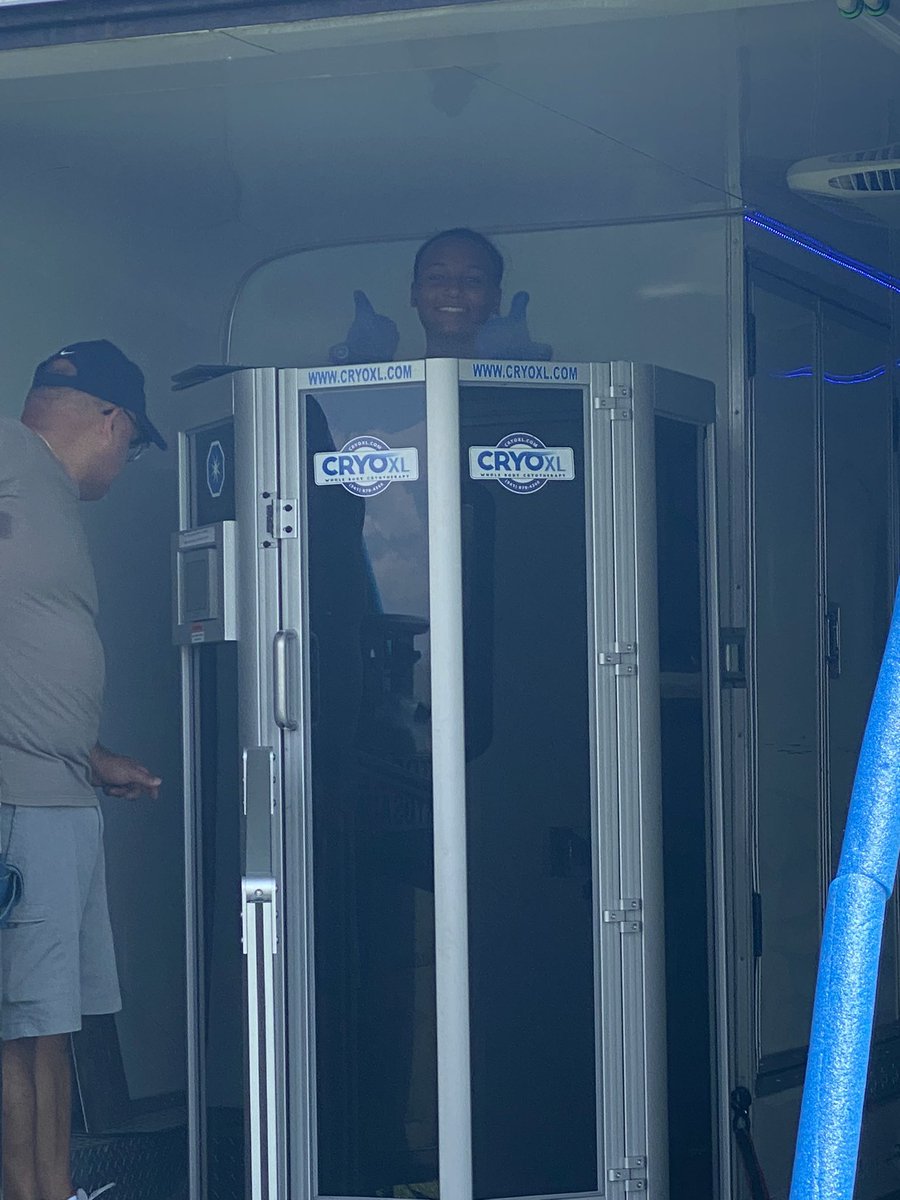 FireLTElliott's tweet photo. Great first day at Keeper Wars National Championship for @_rosemary_e . She went 4-1-1 in pool play. Earned a Cryo cool down after a hot Florida day. Semi’s and Finals tomorrow. #EFFORT https://t.co/jLzuDuDqME