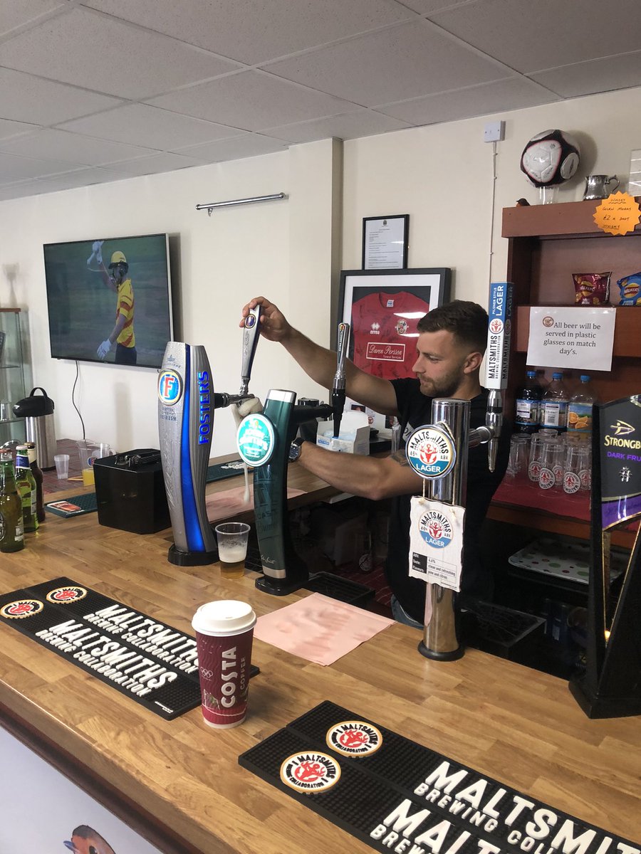 HaileyMolloy's tweet photo. Plenty help on the bar today 😎 @toon_mentalist dare say he pulls a better pint then me 😂😂 https://t.co/E0WLpKMCa5