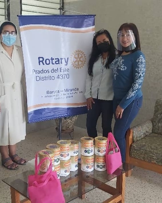 RotaryPDE's tweet photo. Rotary Prados del Este continuando con su labor a favor de las comunidades de la zona, entrego  en manos de la Hermana Erica un donativo de 12  fórmulas lácteas hipoalergenicas Nutramigen en la Casa de Ejercicio de  Cristo Rey de la Congregación Esclavas de Cristo Rey. https://t.co/8pIirLJz2L