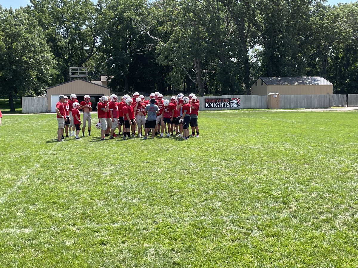 MLCFootball's tweet photo. Beautiful Day 3 in New Ulm!
More practice in the mid-morning with a Scrimmage tonight!
#servetrustwin #hungryforthree #p3 https://t.co/ludOhDqKYq