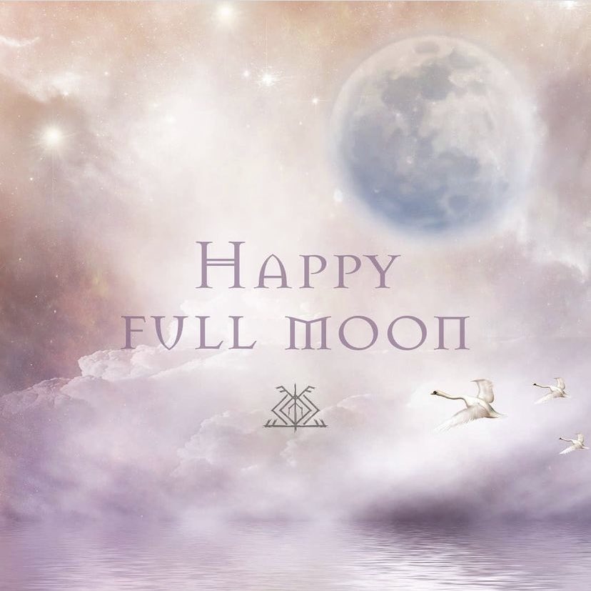 mitzideluca's tweet photo. Happy Full Moon 🌕
#BuckMoon #ThunderMoon #HayMoon #aquariusfullmoon #Aquarius #fullmoon #weekendvibes #moon https://t.co/L01eUuOSnO