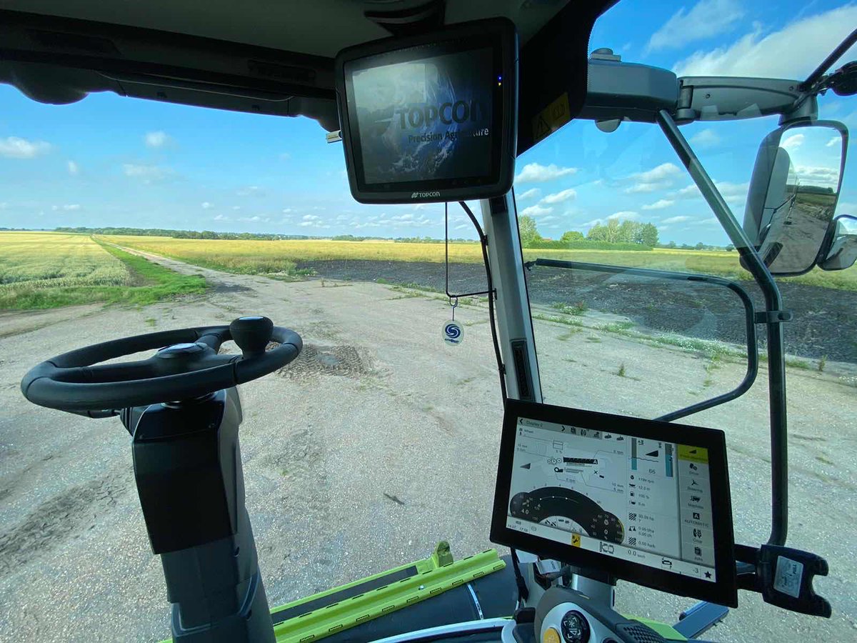 LHAgro's tweet photo. Here is an install from a couple of weeks ago equipping a customers Claas Lexion with an external modem ready for the harvest season!
#harvest2021 #Topcon #lhagro #ukfarming #claascombine https://t.co/bX3BOROvph