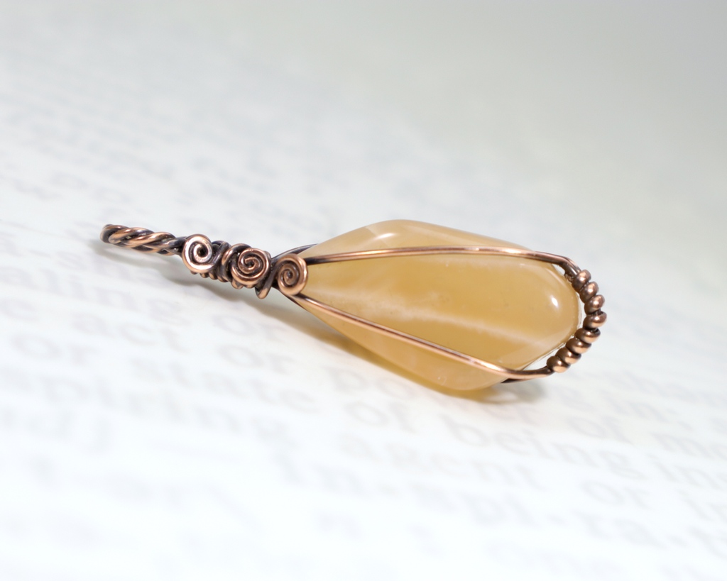 Peach Moonstone nourishes the heart chakra and soothes anxiety.  I just posted this #pendant here:

l8r.it/HVdv

#moonstone #peachmoonstone #moonstonejewelry #peachmoonstonejewelry #moonstonependant #peachmoonstonependant #gemstonehealing #crystalproperties #newage