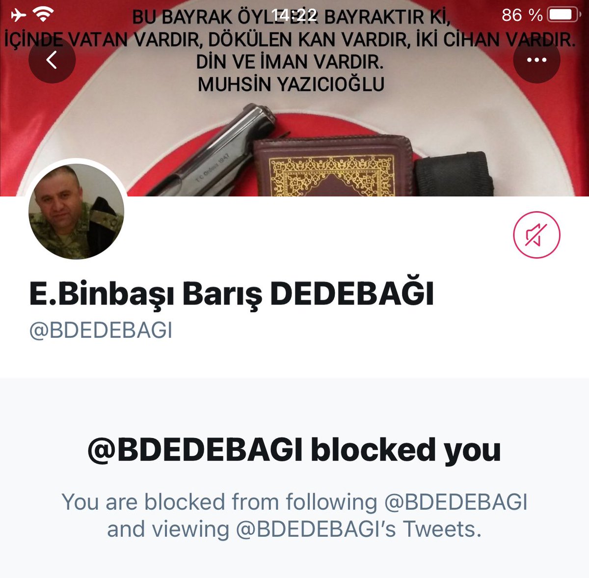 Hiç unutamadığım görüntüdür!

Bunun; elleri arkadan bağlı savunmasız kahramanlara vurup vurup durması 

ve 

o kahramanların her defasında arslanlar gibi tekrar tekrar doğrulması!