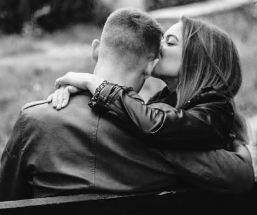 SeductiveMuse76's tweet photo. Ojalá pudiera correr a su lado, abrazarle y a través de mis besos transmitir que todo estará bien. A la lejanía le abrazo con todas mis fuerzas.
#MiCaballero https://t.co/99byqlBvmW