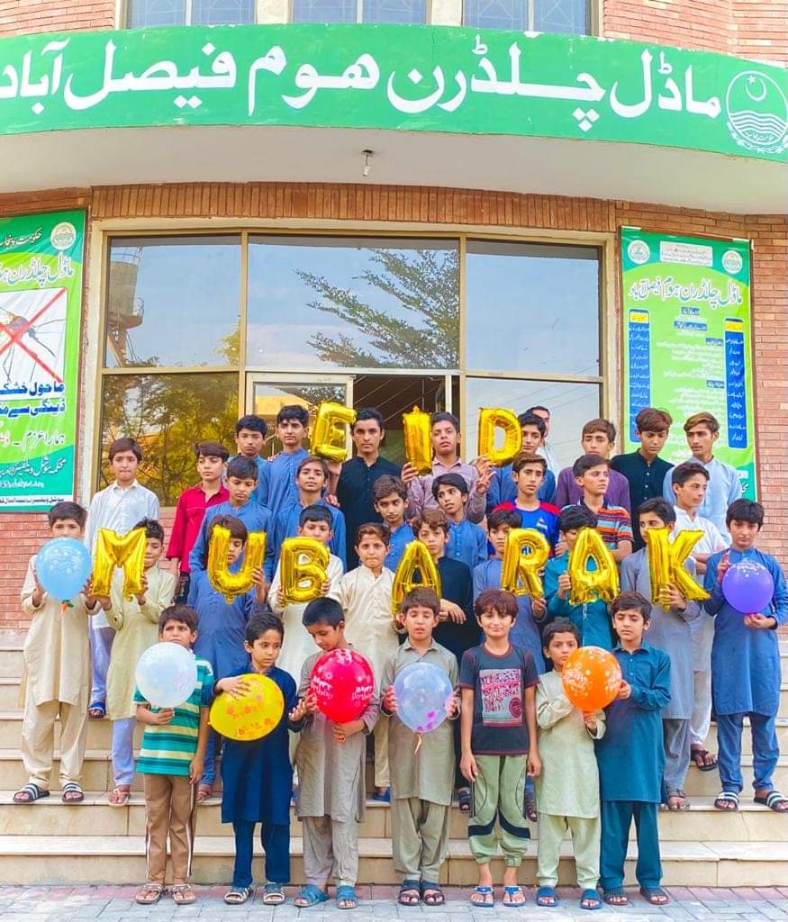 SYNCHPakistan's tweet photo. SYNCH FMU visited district Orphanage Model Children Home and brought eidi for all the kids there including clothes,toys and some edibles.The team interacted,conducted some games and had a good time with little angels.
Project was lead by mental health dep.heads.Dhanak and Umair. https://t.co/xPwQPphsBx