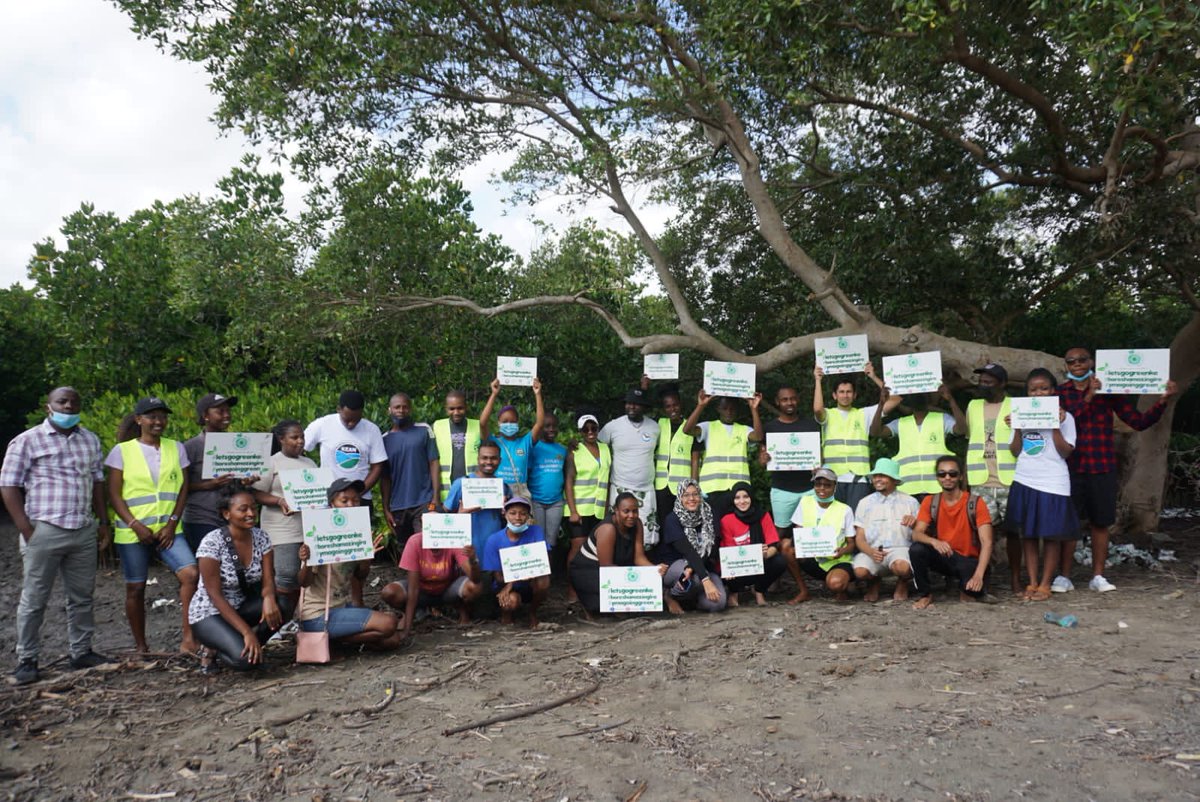 PaulineOwiti's tweet photo. As part of Ecosystem Restoration we joined fellow youths in Mombasa County for Mangrove planting event.
@KevinKevinmtai @PollyFoundation @EcoLusion @WinnieCheche @xr_kenya @Carolinekibii @carogacheru4 @kean_network https://t.co/XIMorcEsP8