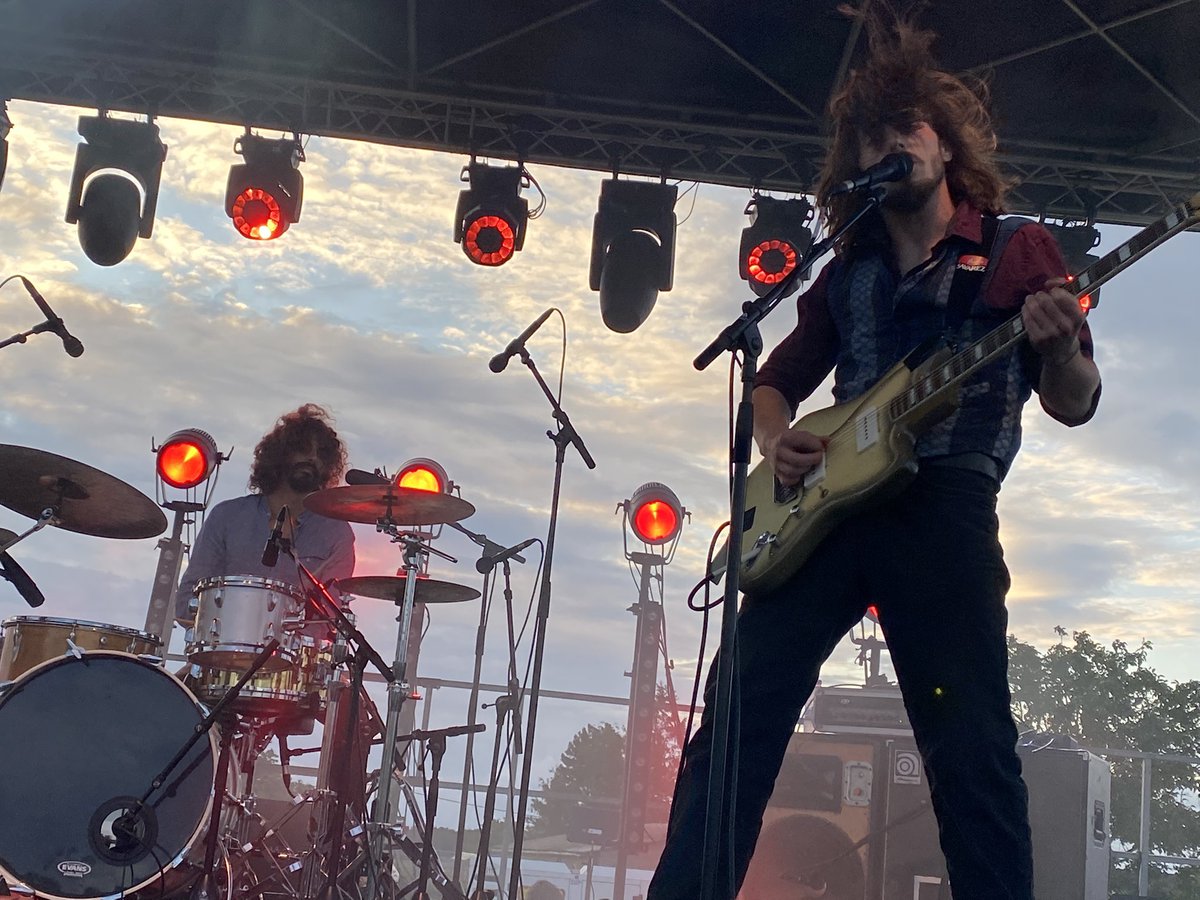 LHV86's tweet photo. .@AlainPichon86 ouvre le dernier concert des Heures Vagabondes édition spéciale « Scène locale » avec #UnCut à #Chouppes ! C’est parti pour une soirée qui décoiffe ! 🎸🎶 https://t.co/CLv5JRCA6r
