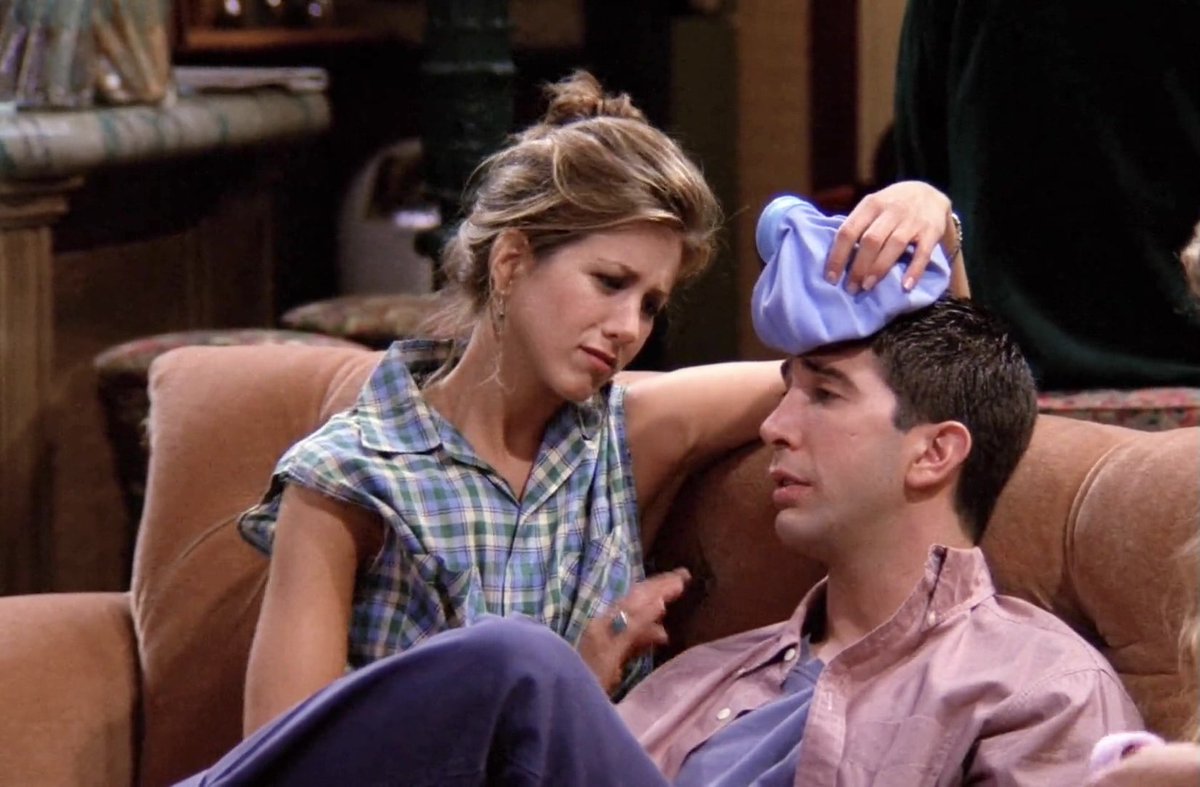 ross and rachel in "the one with the east german laundry detergent&quo...