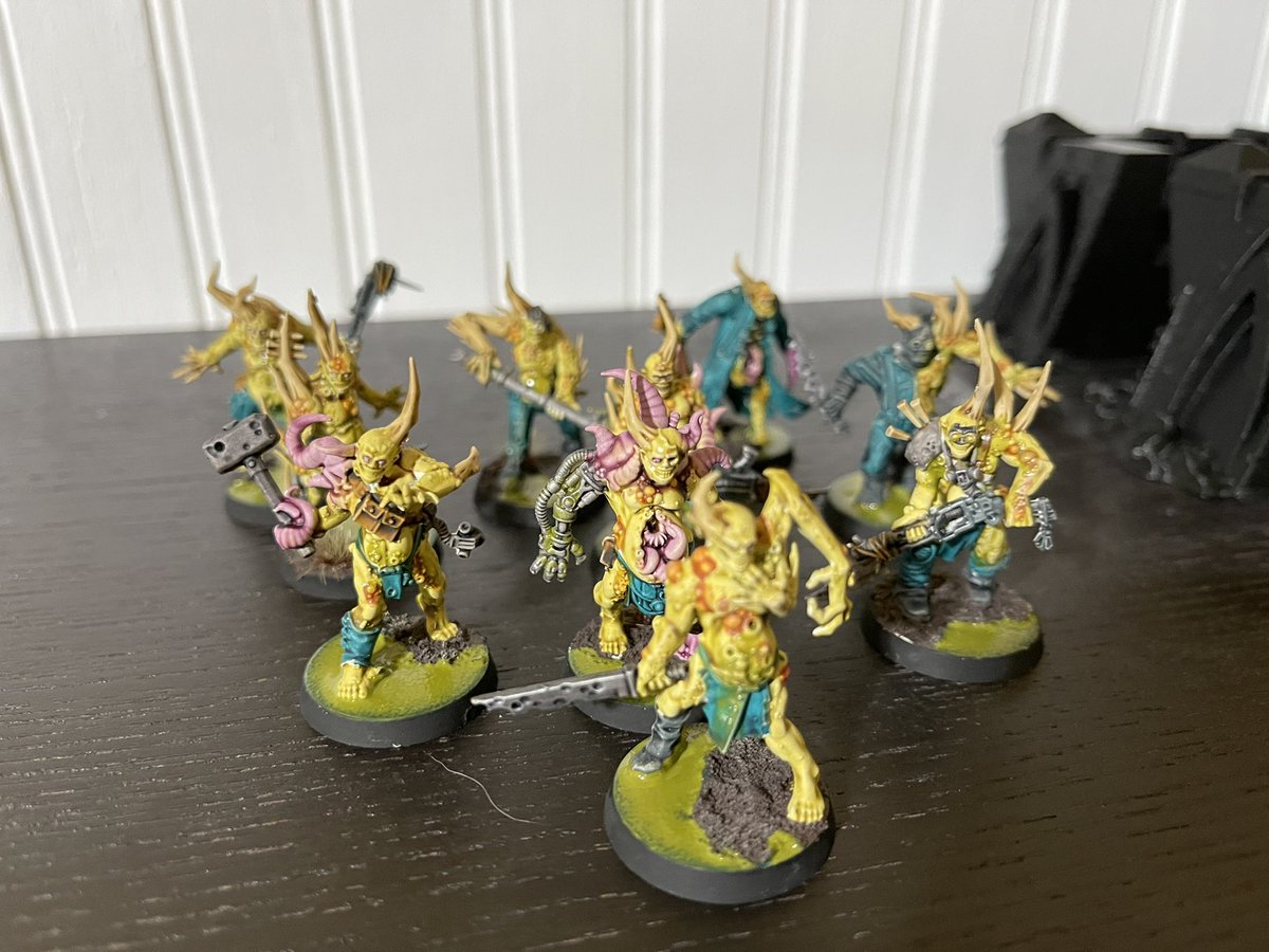 OhGeezItsBrad's tweet photo. Daily hobby post 26: Finished another batch of Poxwalkers! We went with a turquoise theme with them! #warhammer40k #warhammer #warhammerpainting #miniature #warhammercommunity #miniaturepainting #poxwalkers #deathguard #chaosspacemarines #dailyhobby https://t.co/sCBUARNmFO