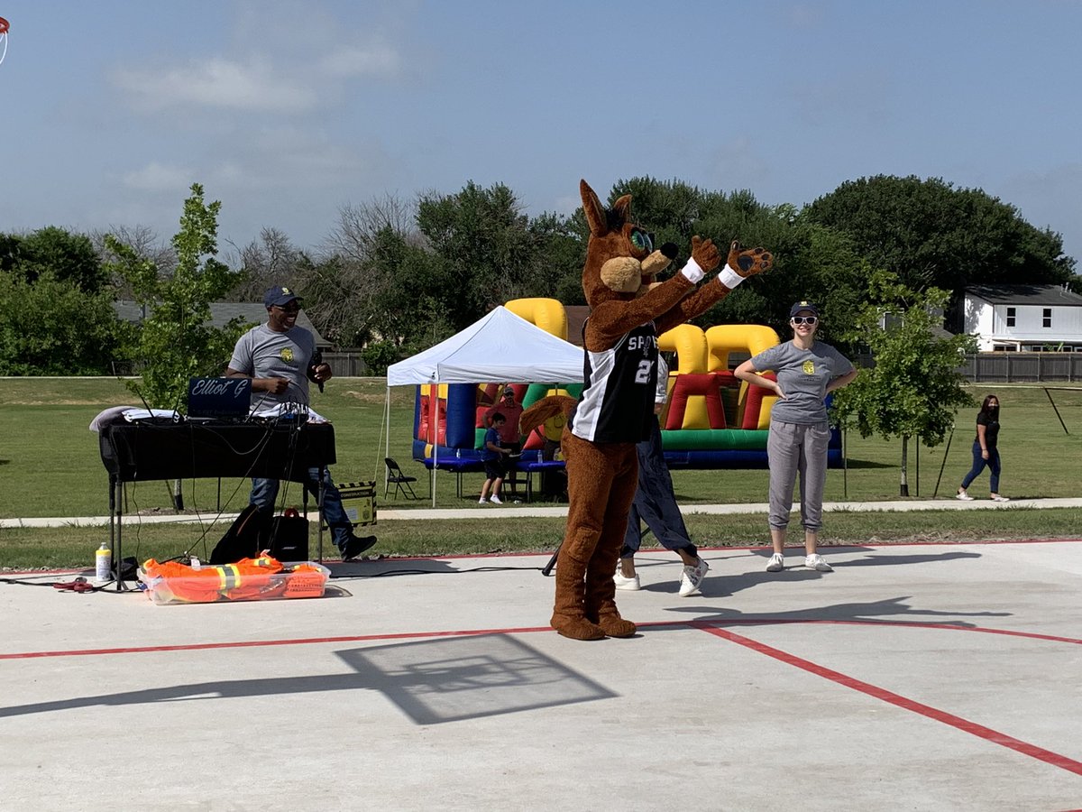 Huge thanks to <a href="/SpursCoyote/">Coyote</a> for joining us for the ribbon cutting of the new court <a href="/RobertsonElem/">Vic Robertson Elementary</a> in <a href="/RoundRockISD/">Round Rock ISD</a>  This awesome court was built by the <a href="/Ranger_ACE_/">RangerACE Construction Camp</a> camp students! Thanks for making the day extra special, Coyote! #GoSpursGo <a href="/spurs/">San Antonio Spurs</a> <a href="/SheriVBonds/">Sheri Bonds</a>