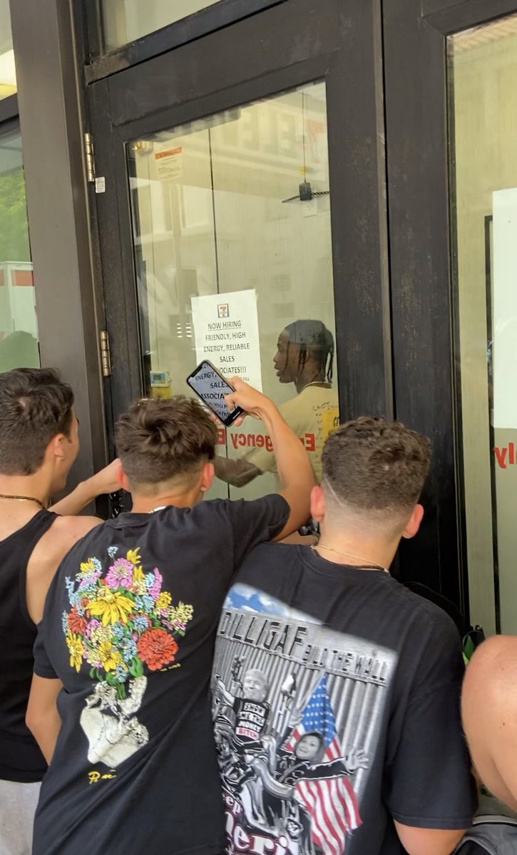 MLSDanny's tweet photo. so I saw Travis yesterday in Miami… @trvisXX @corruptedray001 @drinkcacti @RollingLoud https://t.co/DcpetixcKE