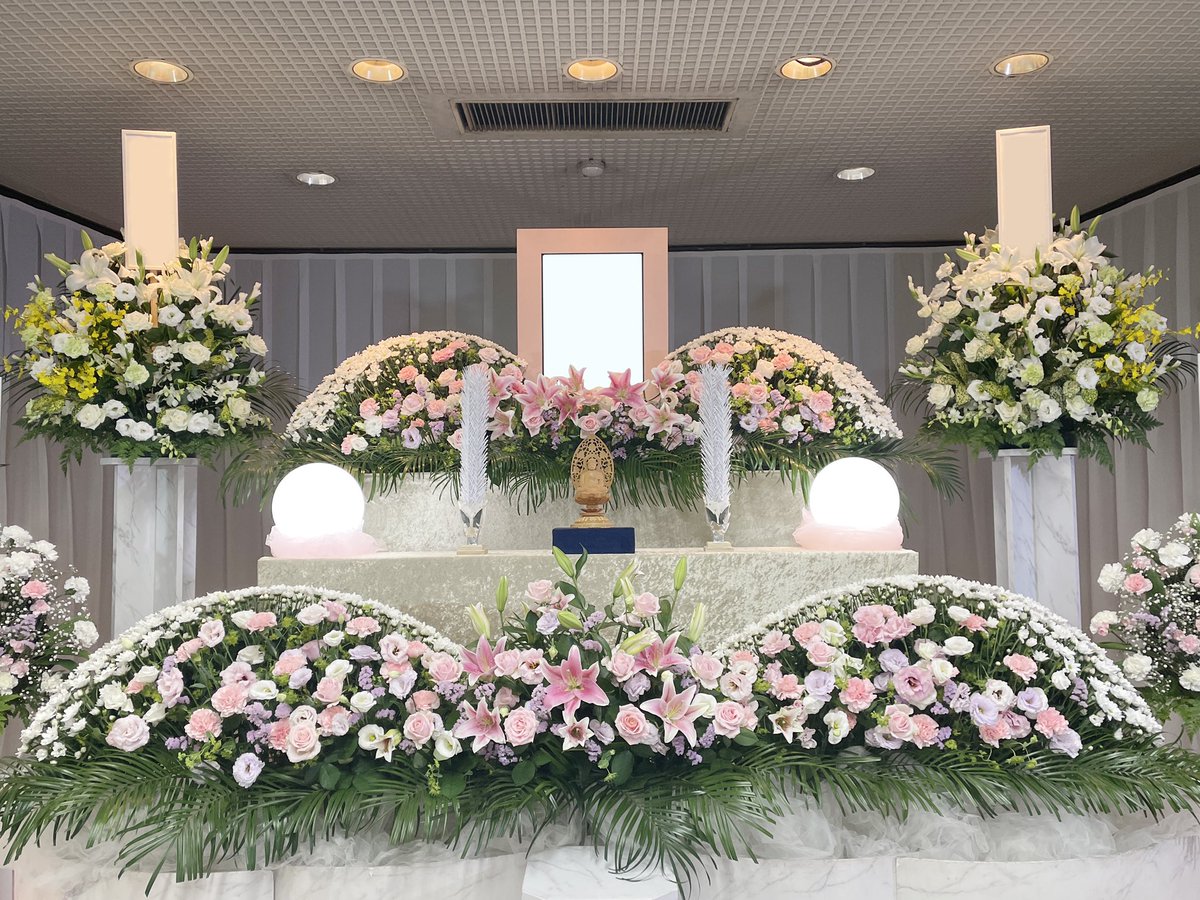 安心価格宣言！！
花家族の株式会社えにしです。事前相談・事前見積強化中！
お気軽にお問い合わせください！一都三県対応!  (link: enisi.co.jp) enisi.co.jp                                      
本日の施行風景  板橋区 舟渡斎場です。