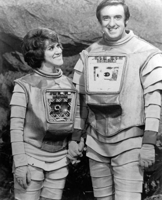 Happy Birthday to Ruth Buzzi who turns 85 today!  Pictured here with Jim Nabors in The Lost Saucer. 
