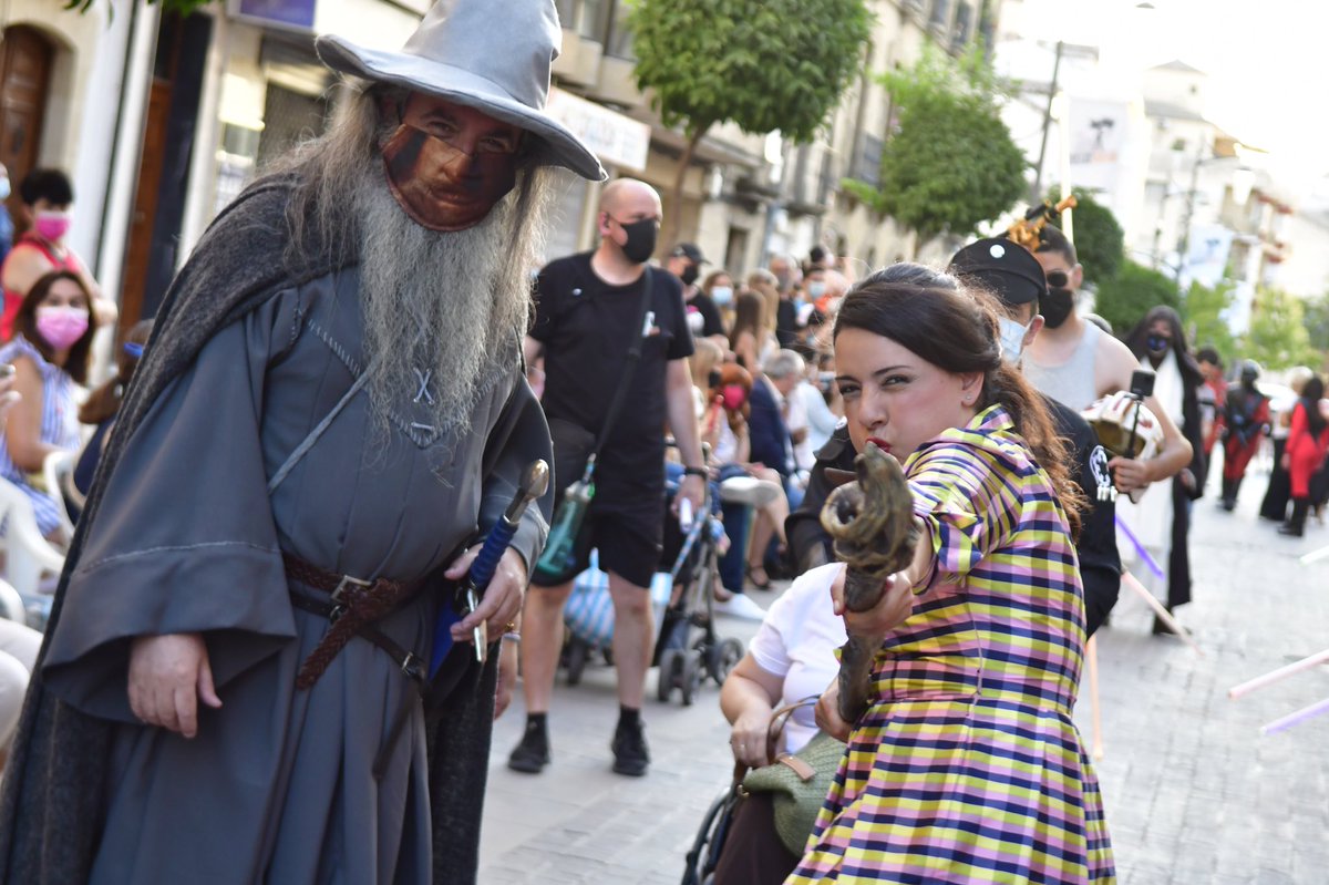 Cinefan Úbeda (@cinefanbeda) on Twitter photo Los actores se acercan a los fans en el Paseo de la Fama. Jornada de disfrute antes del Cinefan Concert.
<a href="/graficalapazsl/">Graficaslapazsl</a> <a href="/aytoubeda/">Ayuntamiento Úbeda</a> <a href="/CulturaAND/">Cultura Junta de Andalucía</a> Los actores se acercan a los fans en el Paseo de la Fama. Jornada de disfrute antes del Cinefan Concert.
<a href="/graficalapazsl/">Graficaslapazsl</a> <a href="/aytoubeda/">Ayuntamiento Úbeda</a> <a href="/CulturaAND/">Cultura Junta de Andalucía</a>