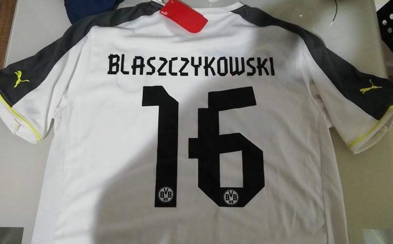 KarpaDawid's tweet photo. @Sportowy_Kanal unikat. Autograf z dedykacją dorzucamy. Chcecie na aukcję charytatywą? Przekażemy od @socialnetpl

@K_Stanowski @Polsport @BorekMati @TSmokowski https://t.co/6JTjRPhfYz