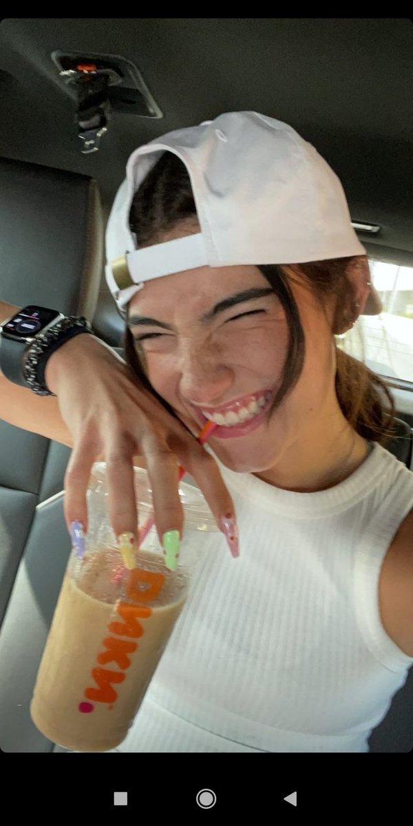 aboutchixison's tweet photo. Just how Dunkin lights up her face it makes me happy @charlidamelio 
#charlidamelio https://t.co/rAkVfPlmL2