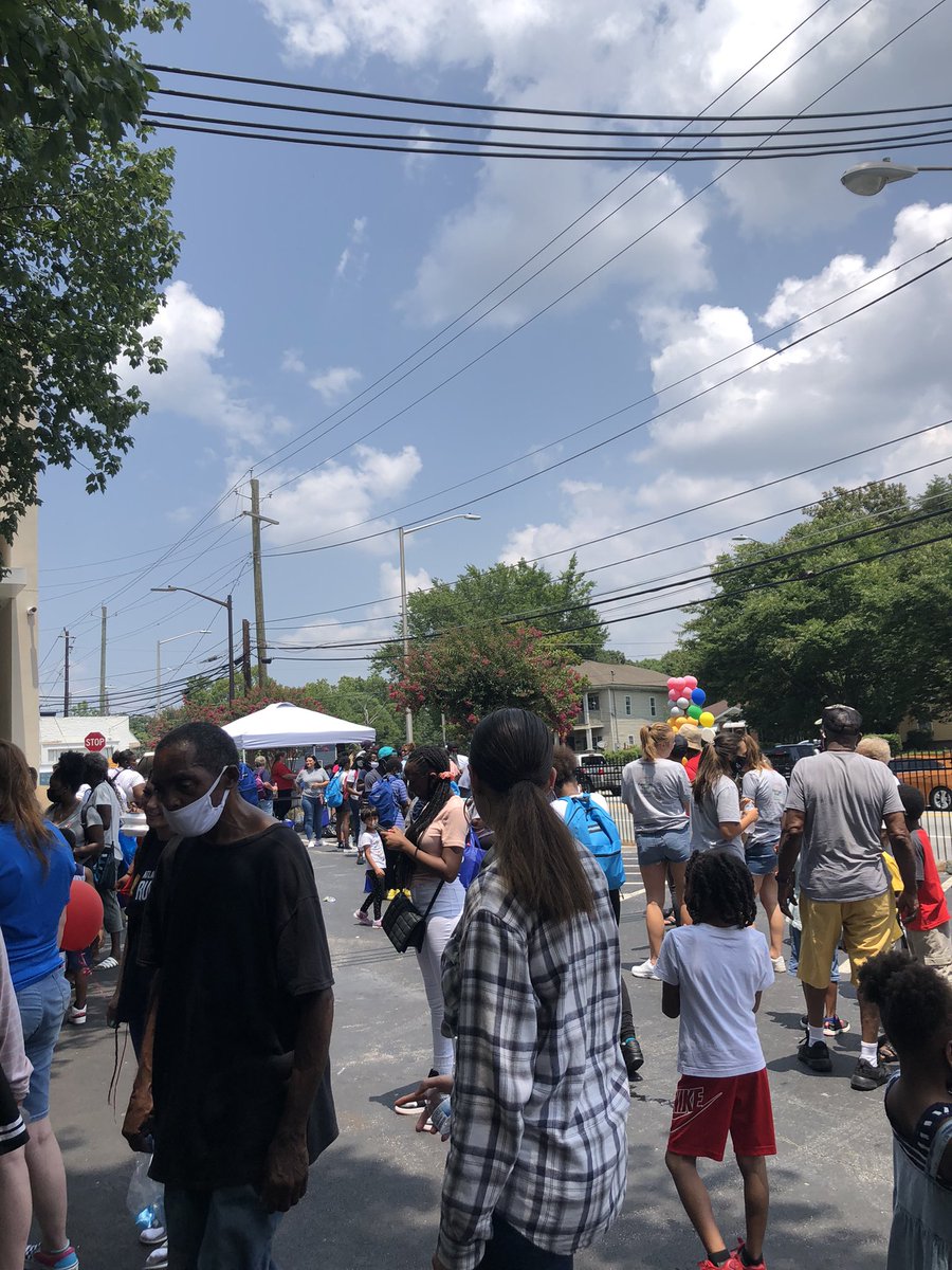 😁 to join @FamiliesFirstGA to celebrate new school year. 400+ backpacks to kids, + games, food, &amp; services. We can’t do it without great partners like these! <a href="/BOEAPS/">Atlanta Board of Education</a> <a href="/apsupdate/">ATL Public Schools</a> <a href="/APSPartnerships/">APS Partnerships</a>