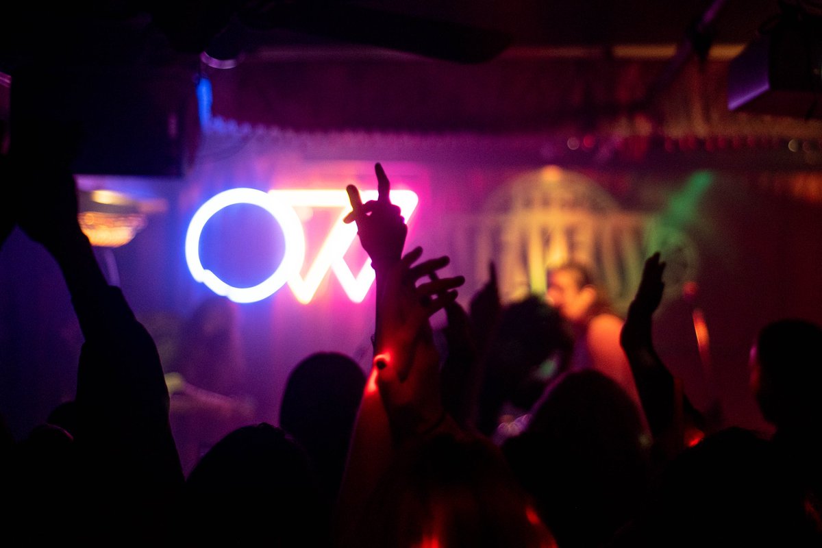 OneTwoTenMusic's tweet image. This was one heck of a night. Thank you all for showing up and showing out!
•
It was a blast sharing the @51stSpeakeasy stage with @DeadweekMusic and @Tripsittersband 
•
#ONETWOTEN #SpeakeasySingLoud
•
📸: @creativegiles