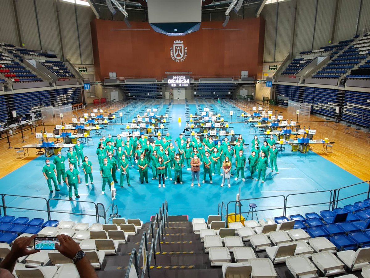 Cerramos otra jornada de vacunación reiterando el reconocimiento a todos los que hacen que cada día estemos más cerca del objetivo.Muchas gracias a las enfermeras y al resto de profesionales y a los ciudadanos q acuden por hacerlo posible #nursingnowcanarias <a href="/SanidadGobCan/">Sanidad Gobcan</a>