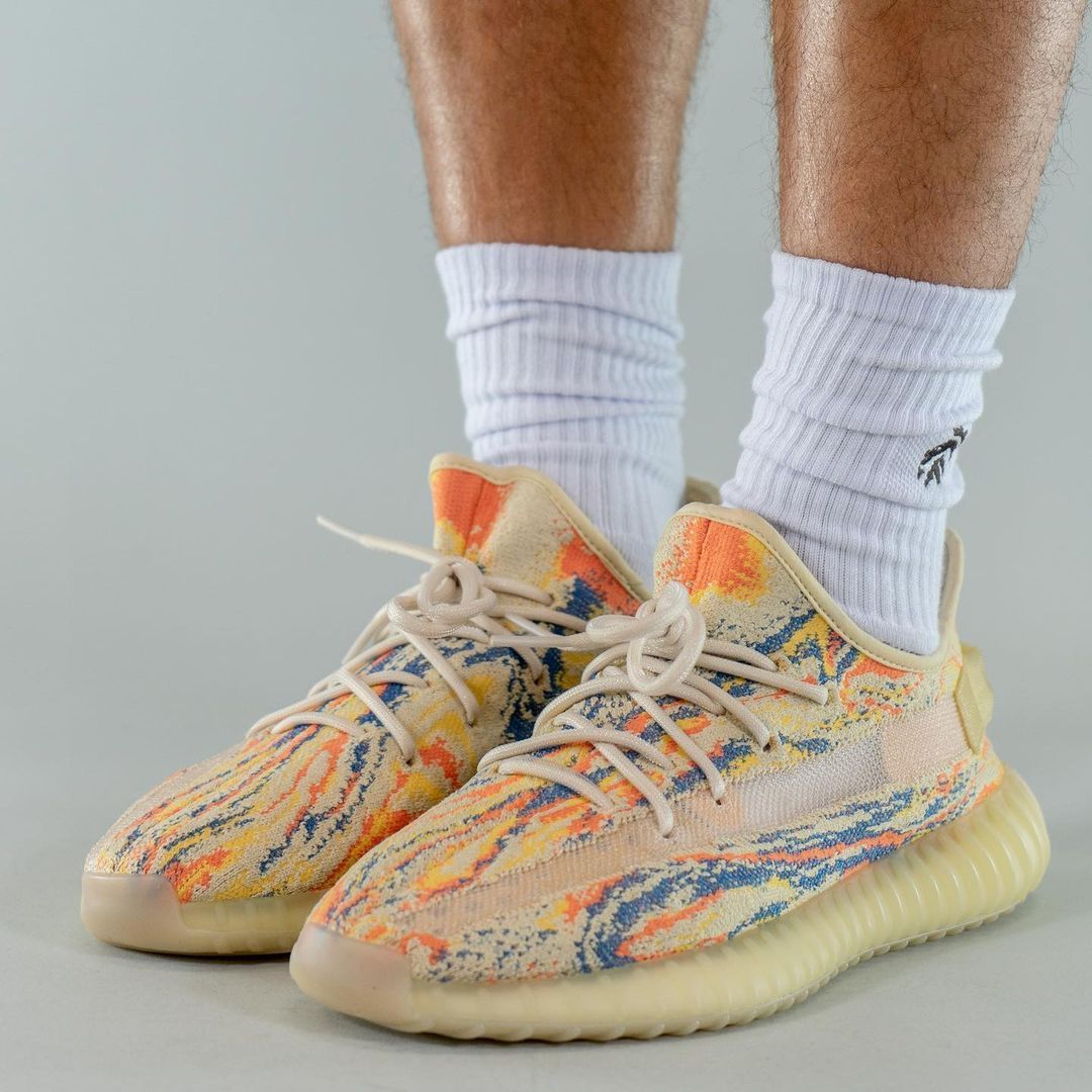TheSiteSupply's tweet photo. Yeezy Boost 350 V2 'Mx Oat' 👟 

🗓️ October 2021

📸 yankeekicks IG https://t.co/jShgSrOqlv