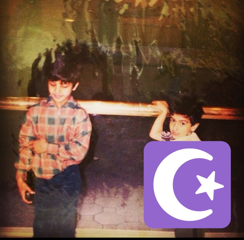 fgf_01's tweet photo. #شاركنا_بصوره_من_ماضيك

صوره لي و لصديق الطفوله و المستقبل و شقيق الروح نواف الطلال الرشيد .

عام ١٩٩٦ ان لم تخني الذاكره #دبي كنا برفقة المرحوم والدي الروحي طلال الرشيد في امسيه شعريه او لزياره ذكريات الطفوله لم تسعفني لتذكر المناسبه . ولكن من اجمل صور الماضي . https://t.co/B9OhpxOqlr