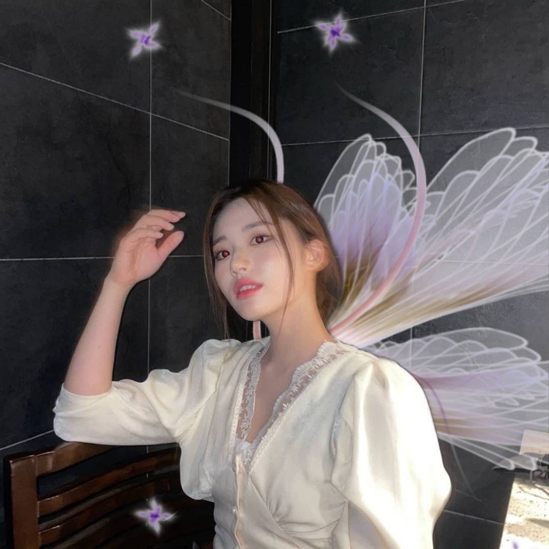 FROMISFA1RIES's tweet photo. #JIWON #박지원 #프로미스나인 #FROMIS_9 https://t.co/WhxsvNLrs3