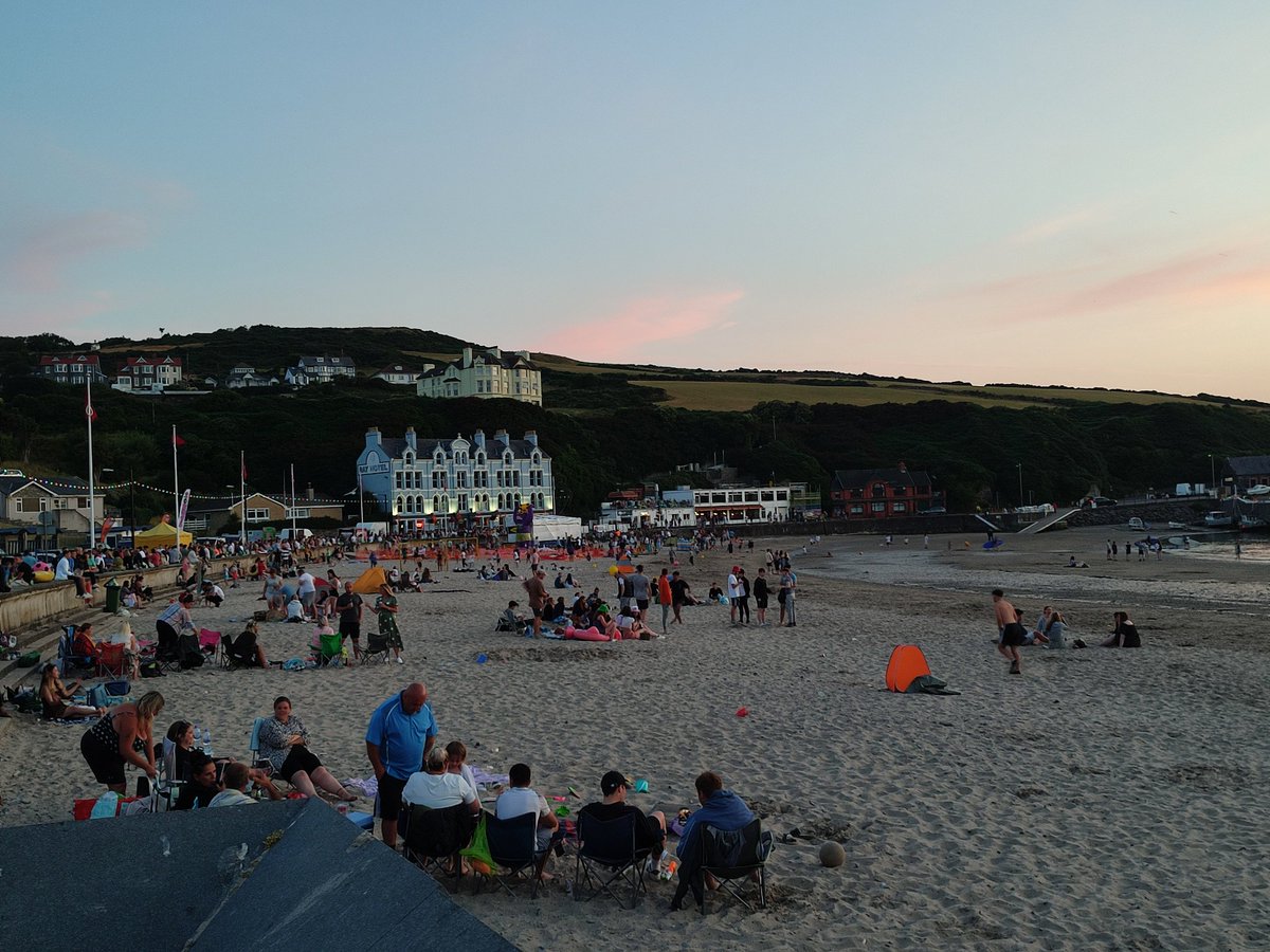 Maireths's tweet photo. #PortErin beach 21:30 #SeasideSummer #FestivalOfTheSea https://t.co/1g6NnS6sfR