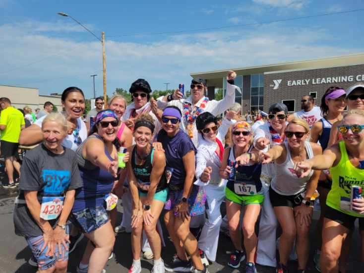 runnergirl1612's tweet photo. So much fun at the @BixSeven today! This is a must run race!
#RunWithTheBestDrinkWithTheRest #Bix7 #WisconsinRunnerGirl #PartyWeekend #Davenport https://t.co/oFJWOn2WTF