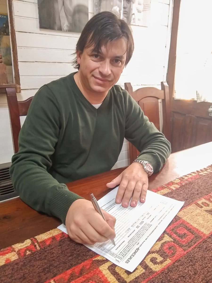 Firmando el primer lugar de la lista del frente #VamosConVos en mi querida ciudad.
<a href="/partido3p/">Partido Tercera Posición</a> 
<a href="/GracielaCamano/">Graciela Camaño</a> 
<a href="/RandazzoF/">Florencio Randazzo</a>