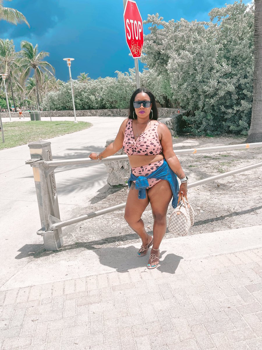 SincerelyCMoniq's tweet photo. The real flex is being the same in person…..AND IS😏
.
.
.
#momlife #wifelife #getaways #metime #tezzaapp #peace #miamiliving #authenticity #solidAF https://t.co/9LlwvyR1Rq