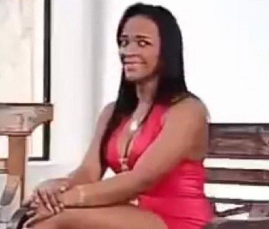 00hterror's tweet photo. o pior desse texto da camilla é que ela tá 100% convicta de que o argumento dela faz sentido de alguma forma e que alguém vai comprar essa conversa kk https://t.co/SrKFFy9F5l